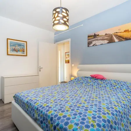 Hermione Apt With Mountain View & Parking In Fusine Fusine in Valromana