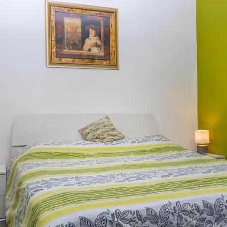 Hermione Apt With Mountain View & Parking In Fusine Apartamento *