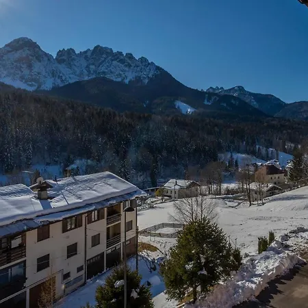 Hermione Apt With Mountain View & Parking In Fusine Apartamento Fusine in Valromana